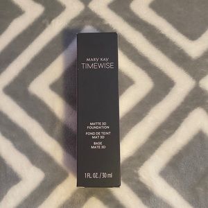 Mary Kay Timewise Matte 3D Foundation, Bronze C 170